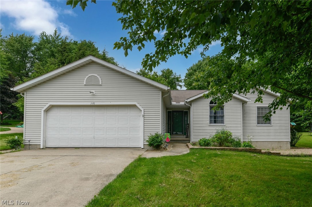 770 Silvercrest Road Wadsworth, OH 44281 - Photo 2 of 30 Gallery Image 2