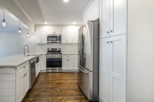 $799,000 | 60 Lillian Drive, Trumbull, CT 06611