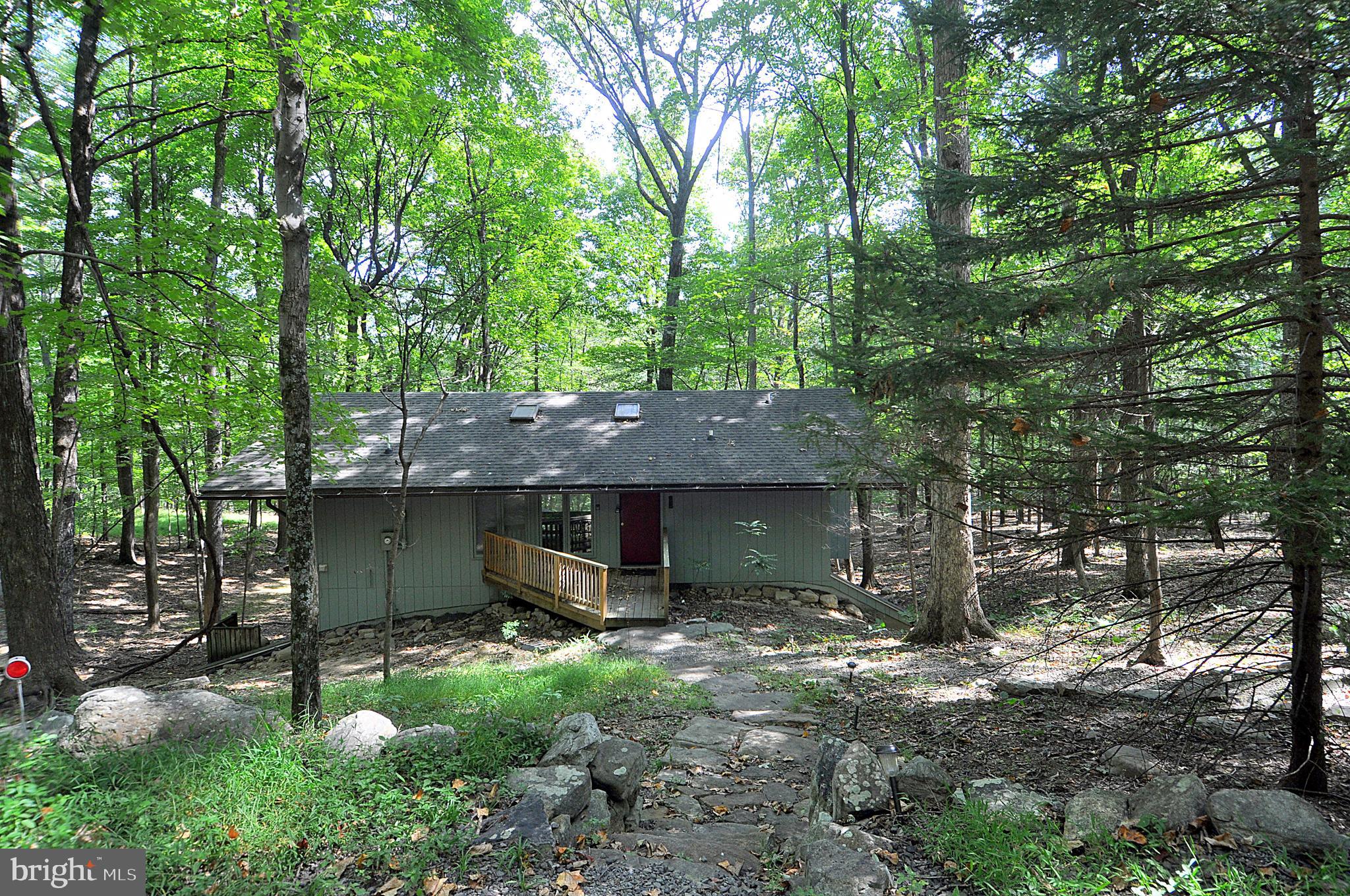 9 Mountainside Road Berkeley Springs, WV 25411 - Photo 3 of 32 Gallery Image 3