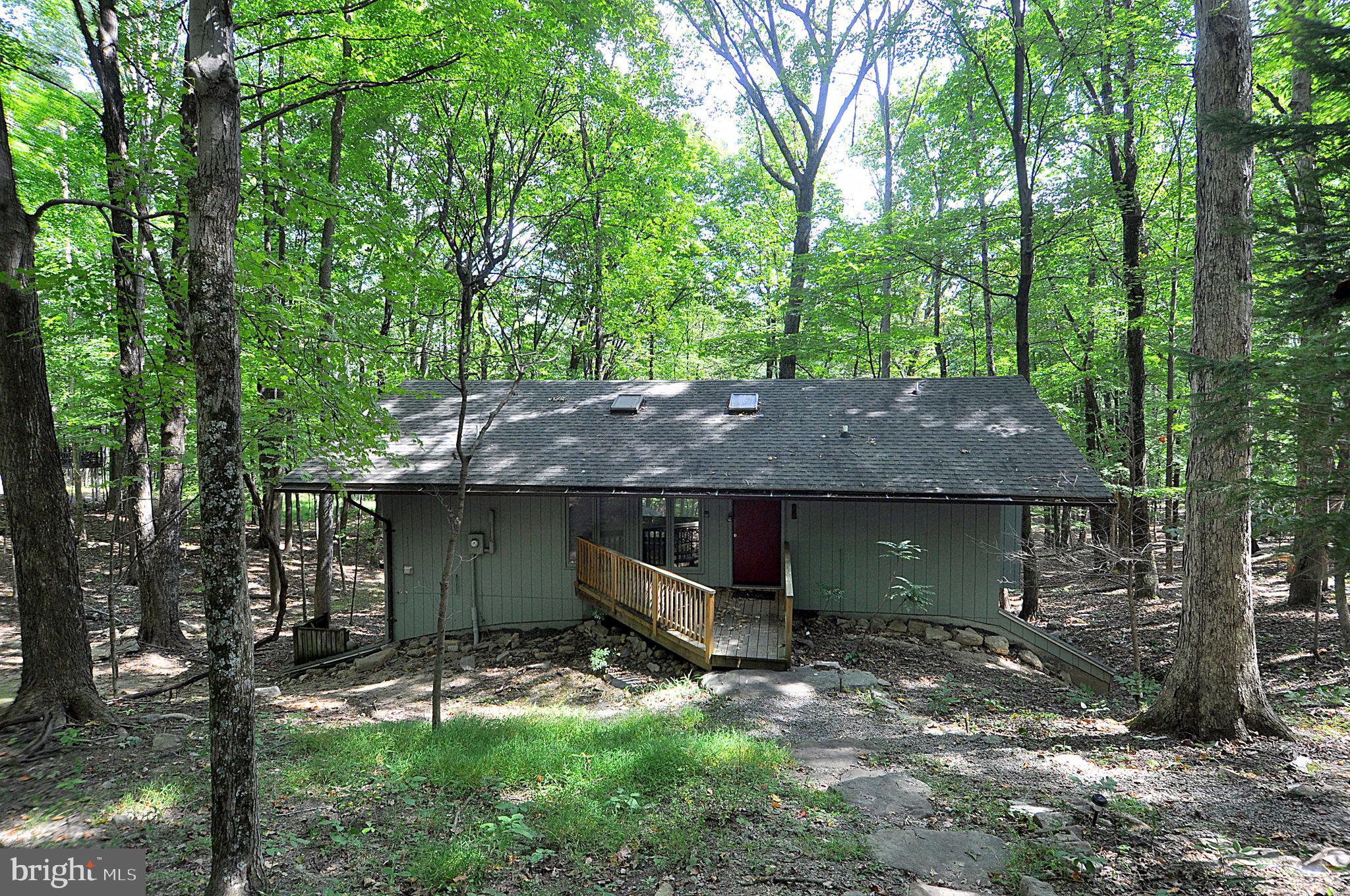 9 Mountainside Road Berkeley Springs, WV 25411 - Photo 4 of 32 Gallery Image 4