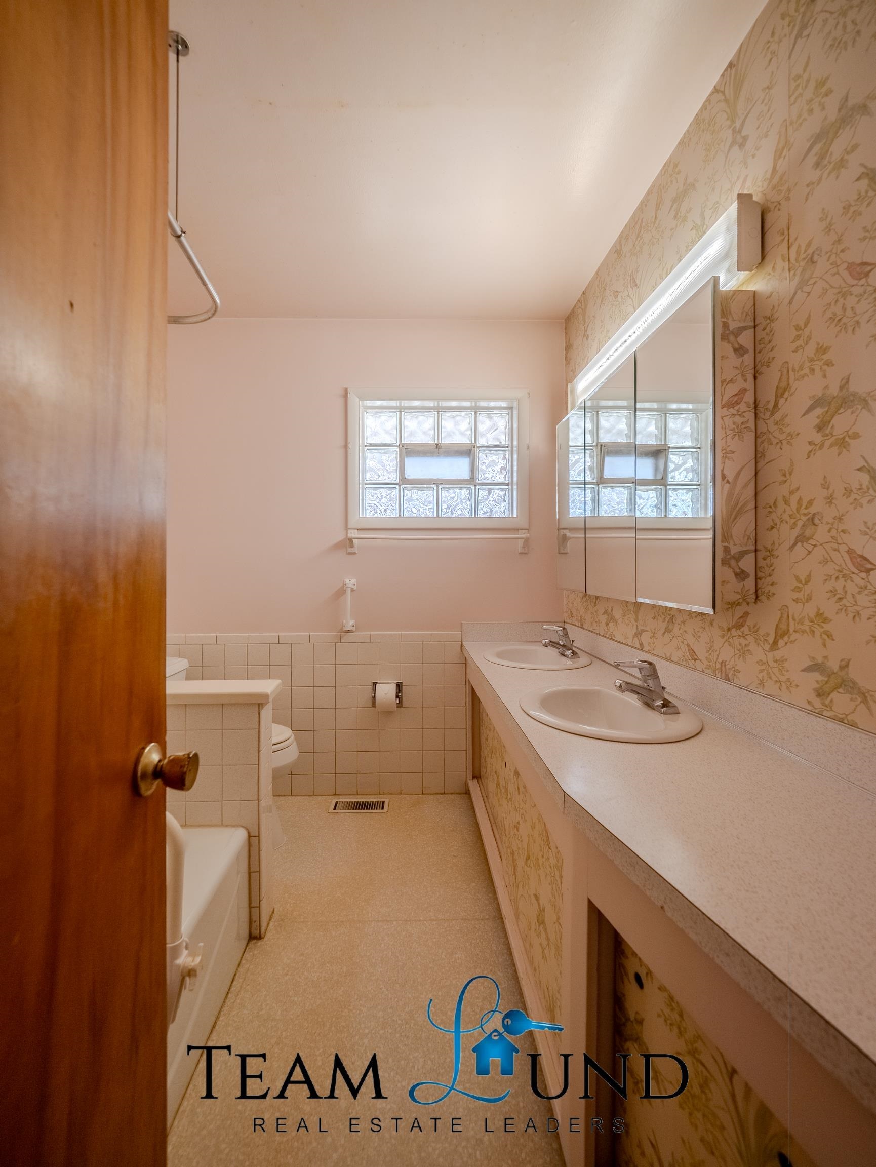 1054 Country Club Road Casper, WY 82609 - Photo 17 of 48