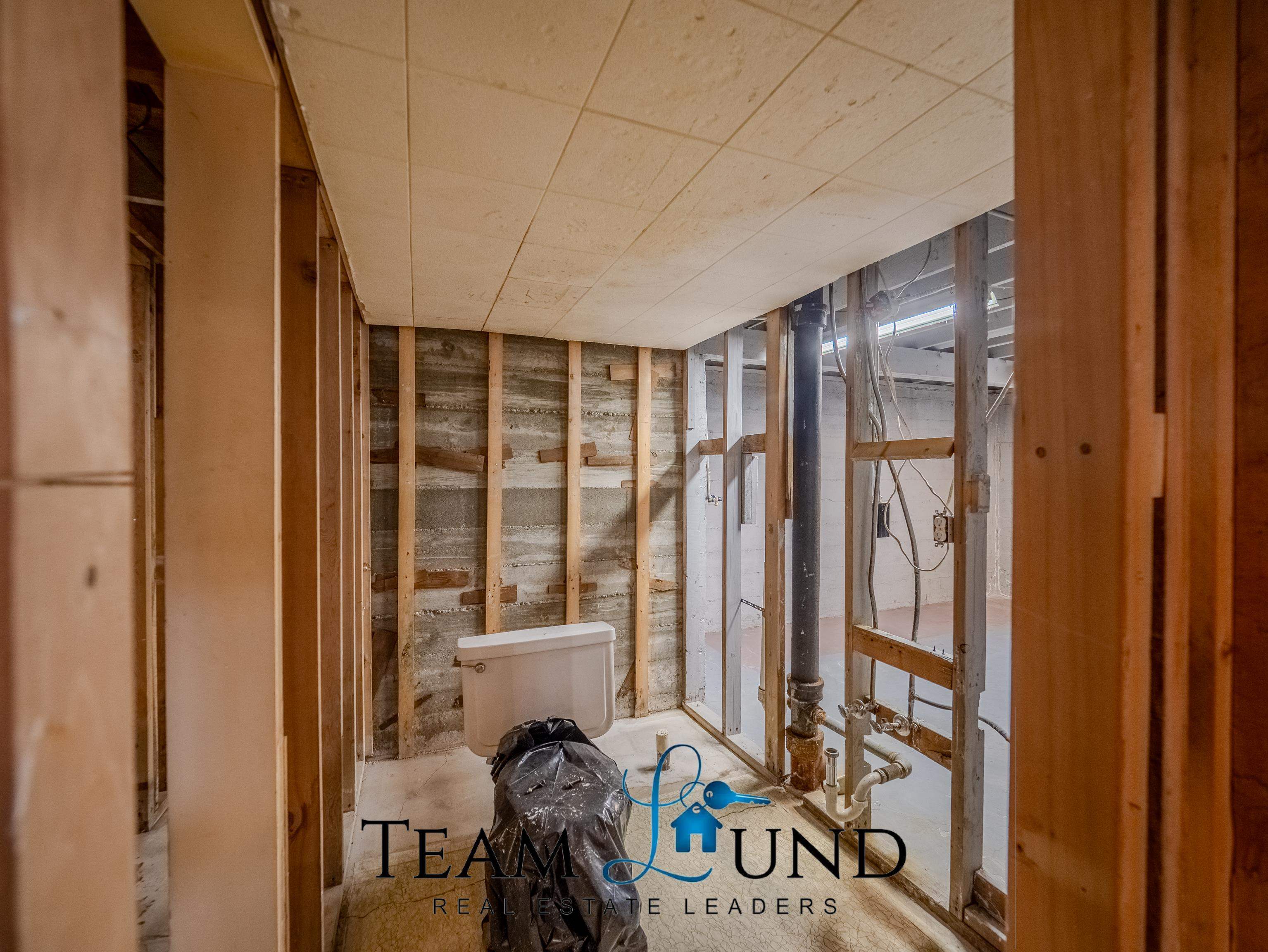 1054 Country Club Road Casper, WY 82609 - Photo 34 of 48