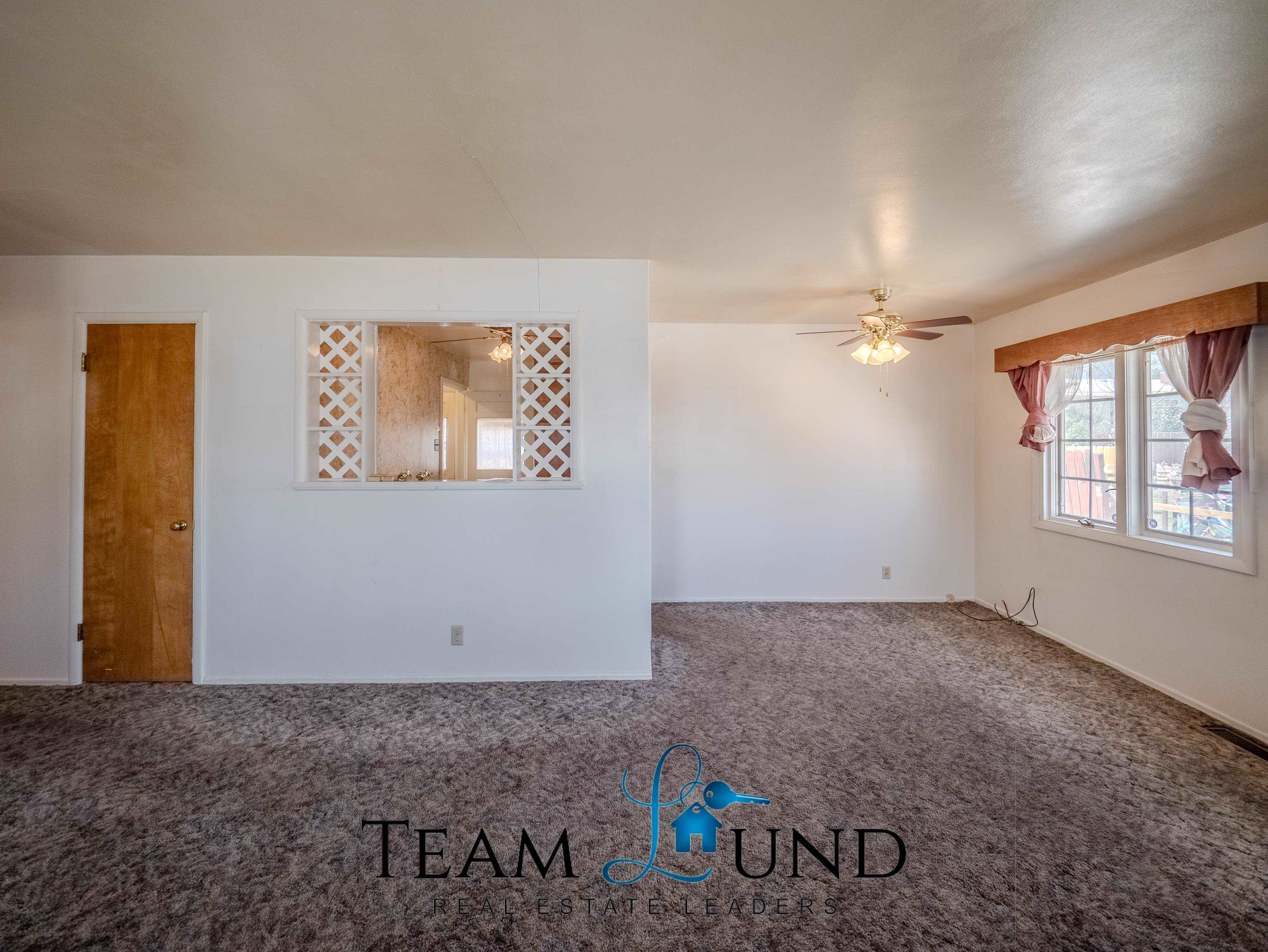 1054 Country Club Road Casper, WY 82609 - Photo 4 of 48