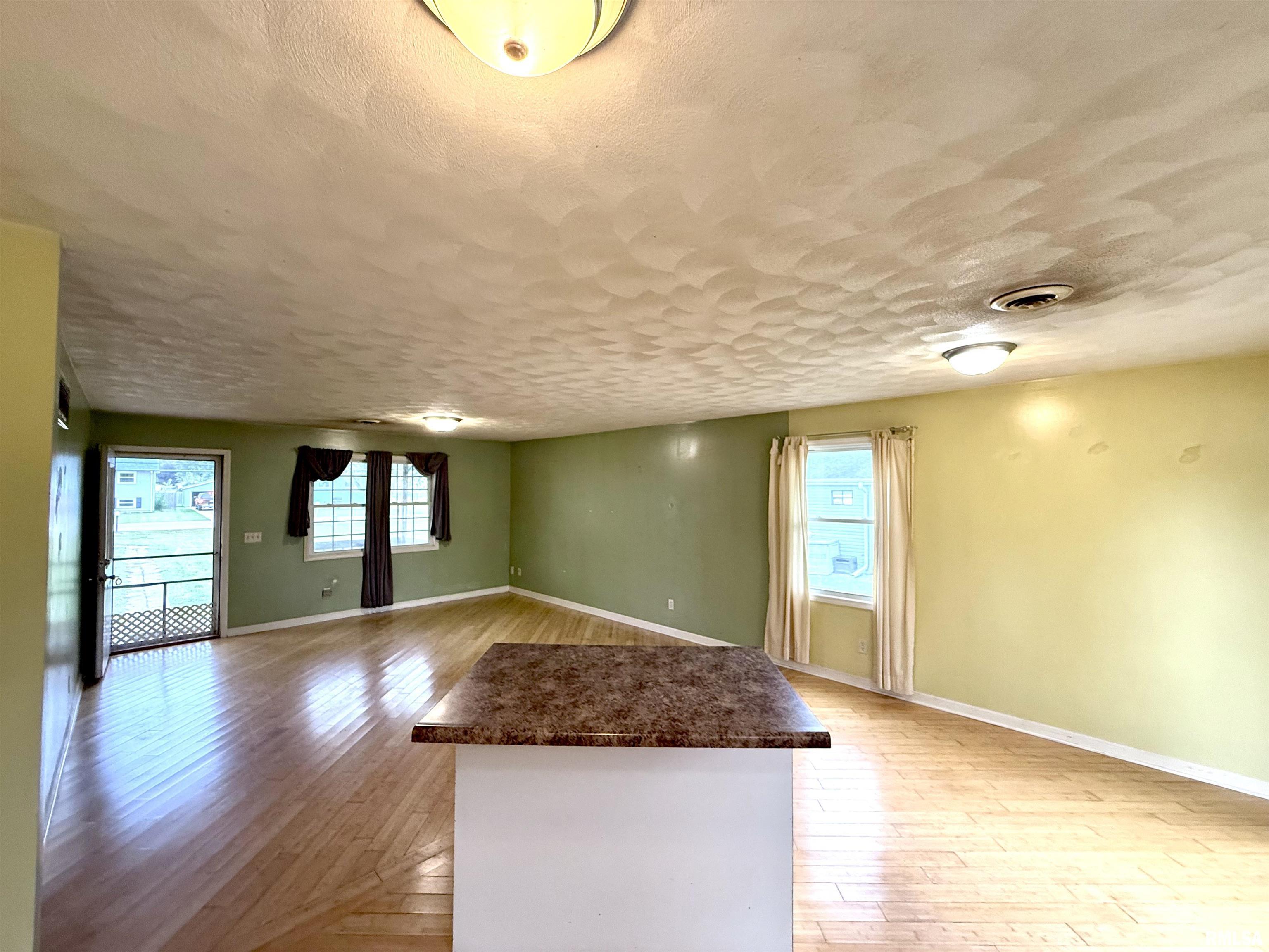 327 7th Street Colona, IL 61241 - Photo 8 of 26 Gallery Image 8