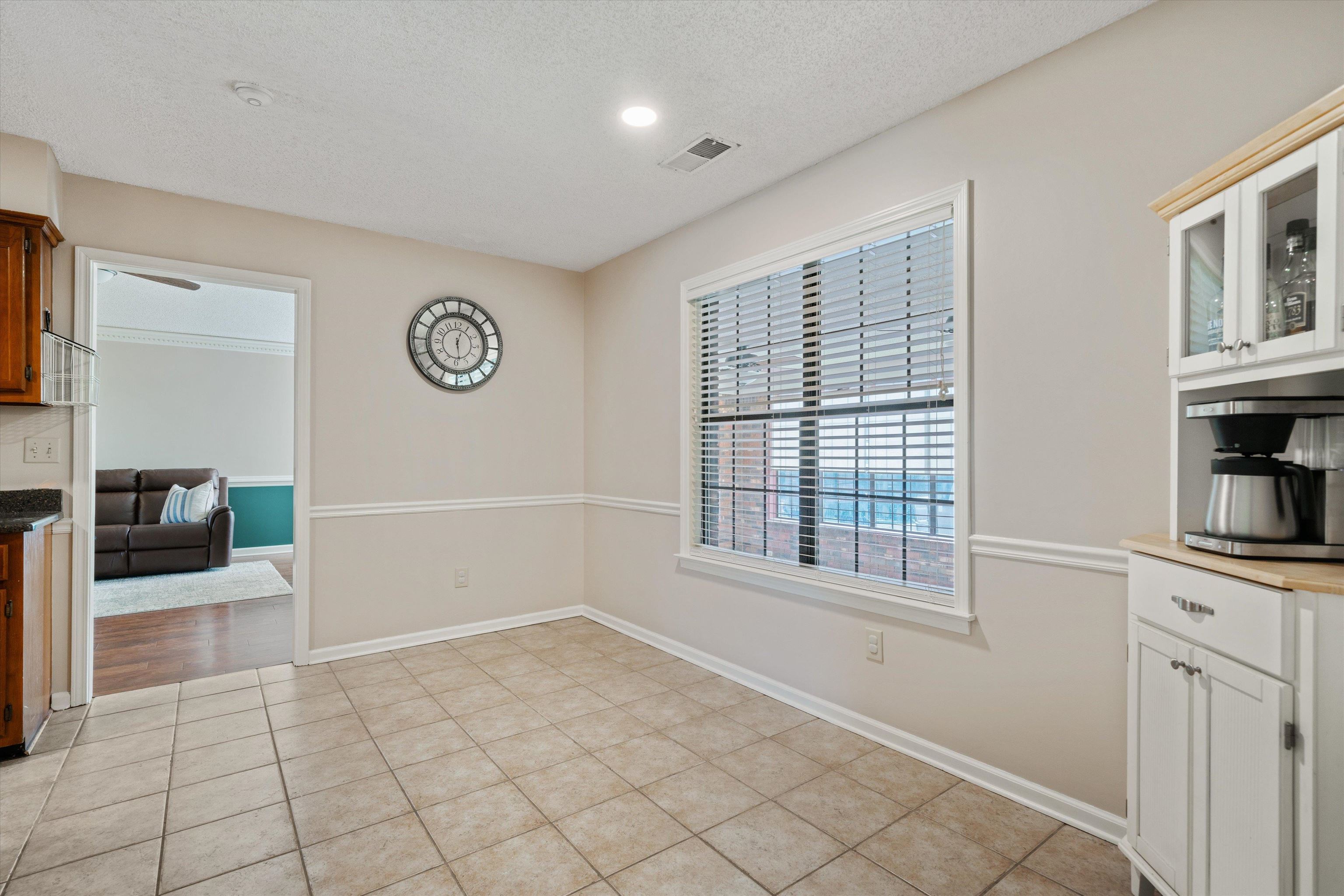 6463 Yale Road Bartlett, TN 38134 - Photo 10 of 29 a view of livingroom with furniture and window