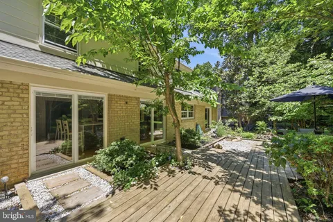 $1,375,000 | 9004 Copenhaver Drive, Potomac, MD 20854