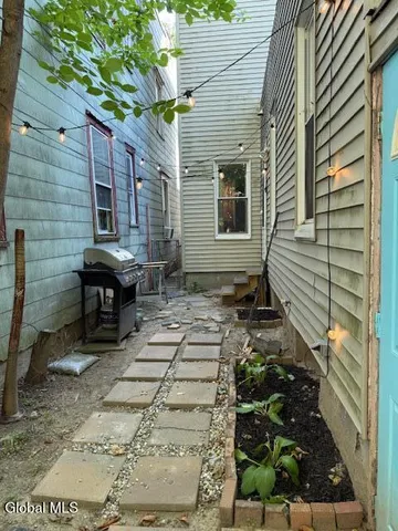 $203,999 | 455 Hamilton Street, Albany, NY 12203