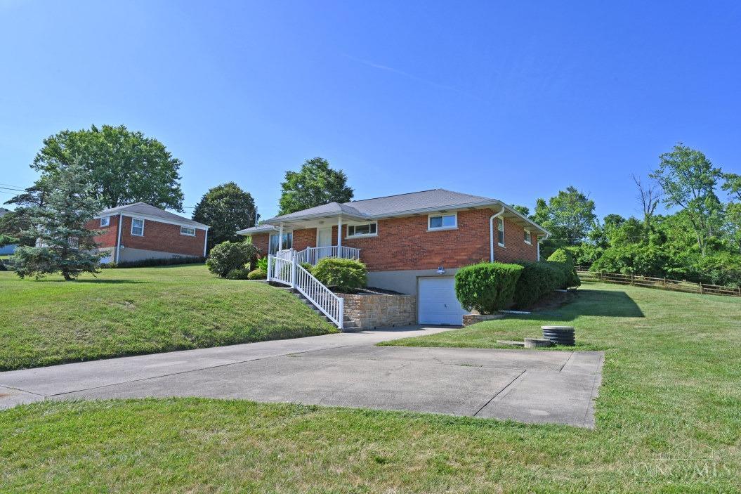 6712 Hearne Road Cincinnati, OH 45248 - Photo 3 of 51