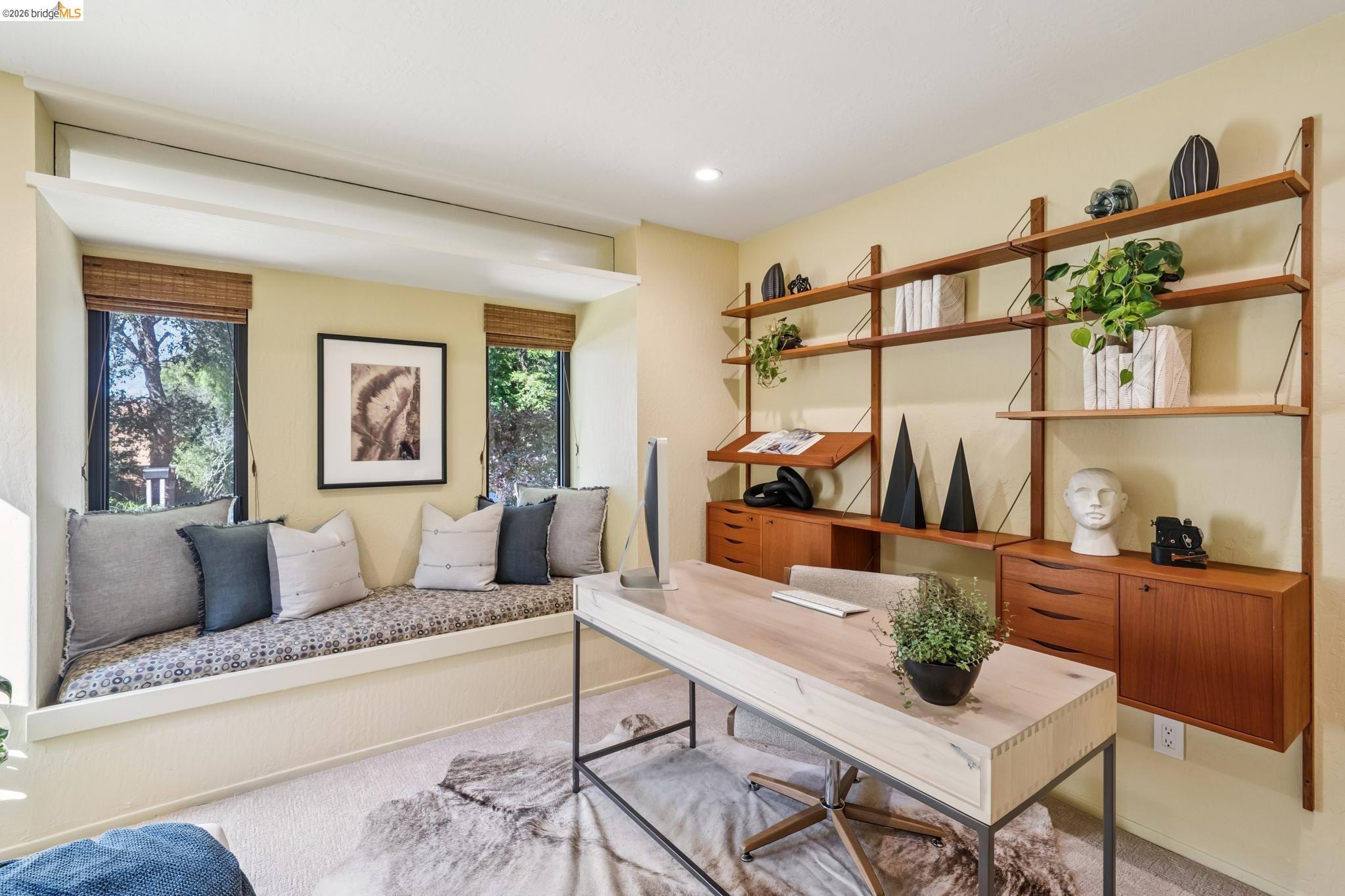 576 Vistamont Avenue Berkeley, CA 94708 - Photo 27 of 33 Integrated window seat with two windows and woven blinds
