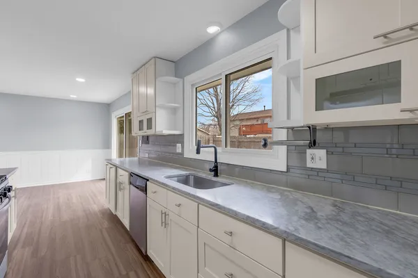 $350,000 | 1295 Foxcroft Drive, Aurora, IL 60506