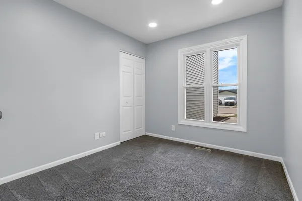 $350,000 | 1295 Foxcroft Drive, Aurora, IL 60506