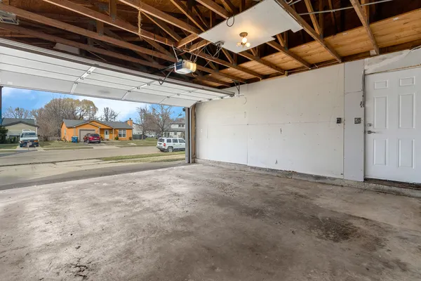 $350,000 | 1295 Foxcroft Drive, Aurora, IL 60506