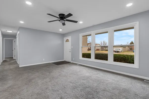 $350,000 | 1295 Foxcroft Drive, Aurora, IL 60506