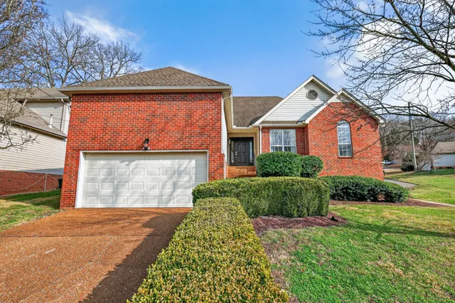 $450,000 | 136 Holt Hills Road, Nashville, TN 37211