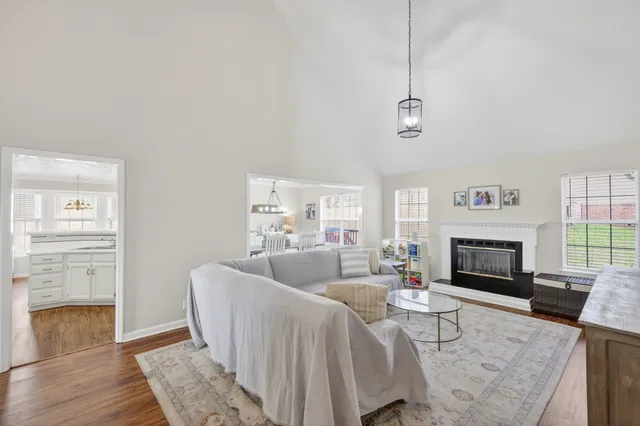 $450,000 | 136 Holt Hills Road, Nashville, TN 37211