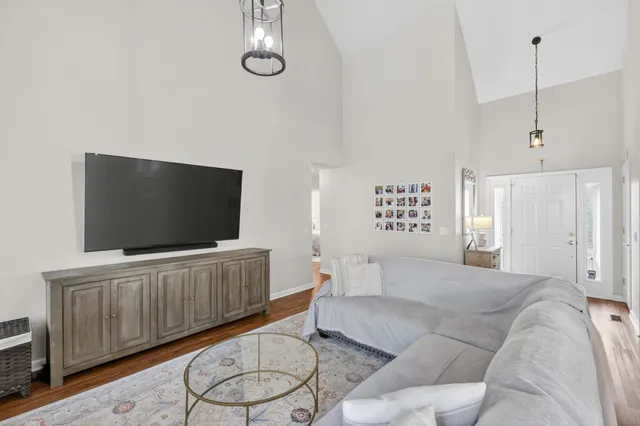 $450,000 | 136 Holt Hills Road, Nashville, TN 37211