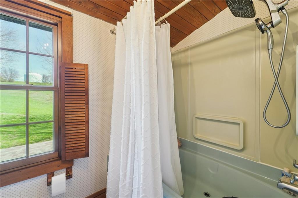 124 Harriet Drive Lower Burrell, PA 15068 - Photo 22 of 42