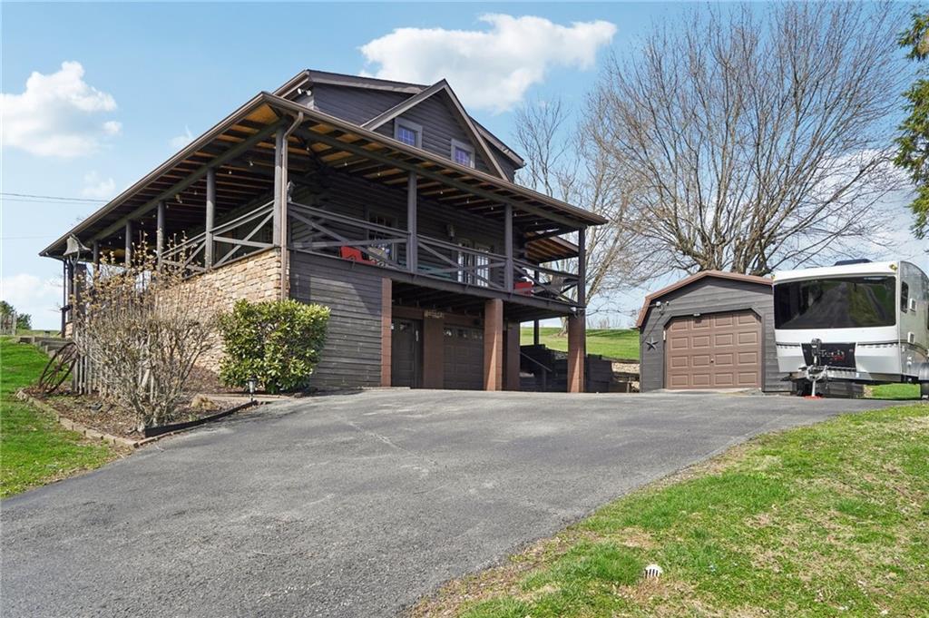 124 Harriet Drive Lower Burrell, PA 15068 - Photo 3 of 42