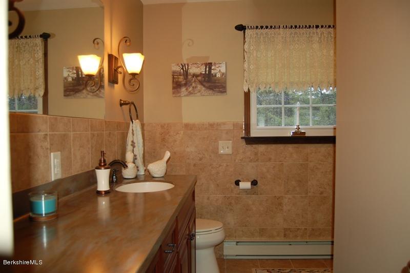 19 Grist Mill Road Pittsfield, MA 01201 - Photo 15 of 18 Updated full bath