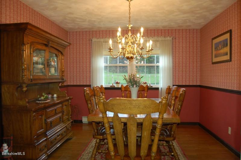 19 Grist Mill Road Pittsfield, MA 01201 - Photo 6 of 18 Dining room