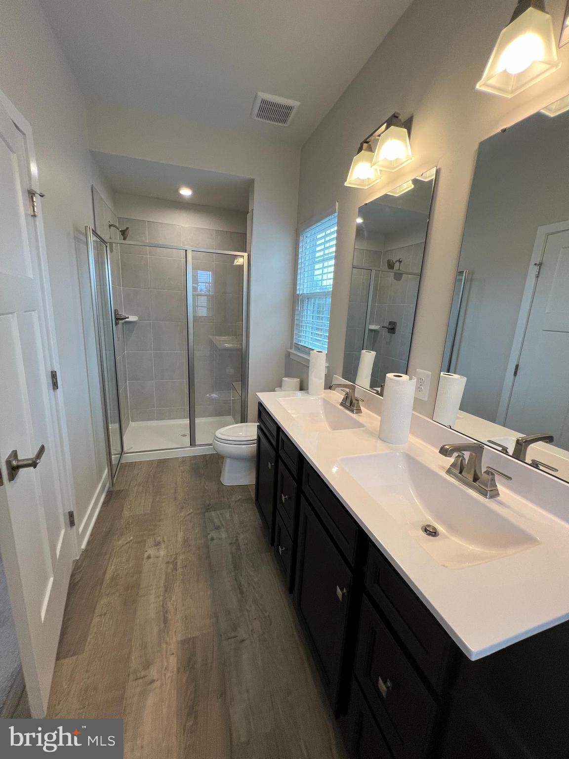 1550 Adamson Way Bowie, MD 20716 - Photo 16 of 36 Master bath