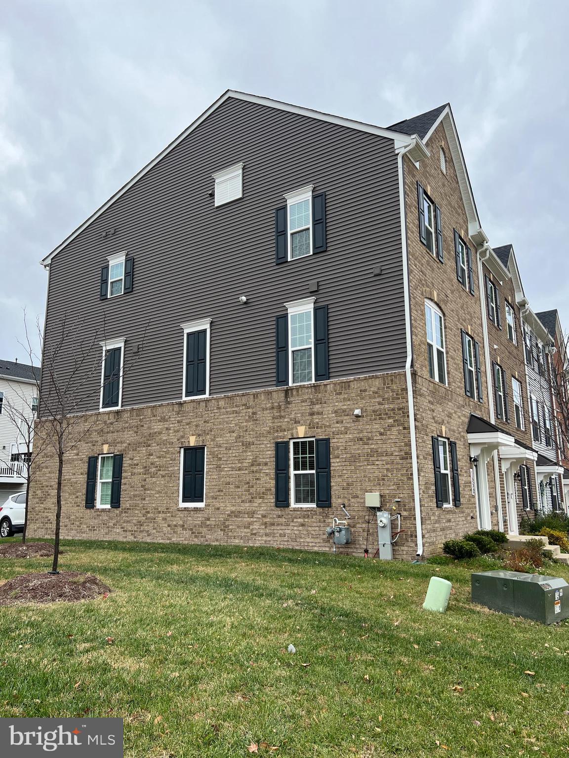 1550 Adamson Way Bowie, MD 20716 - Photo 2 of 36 Side of the House