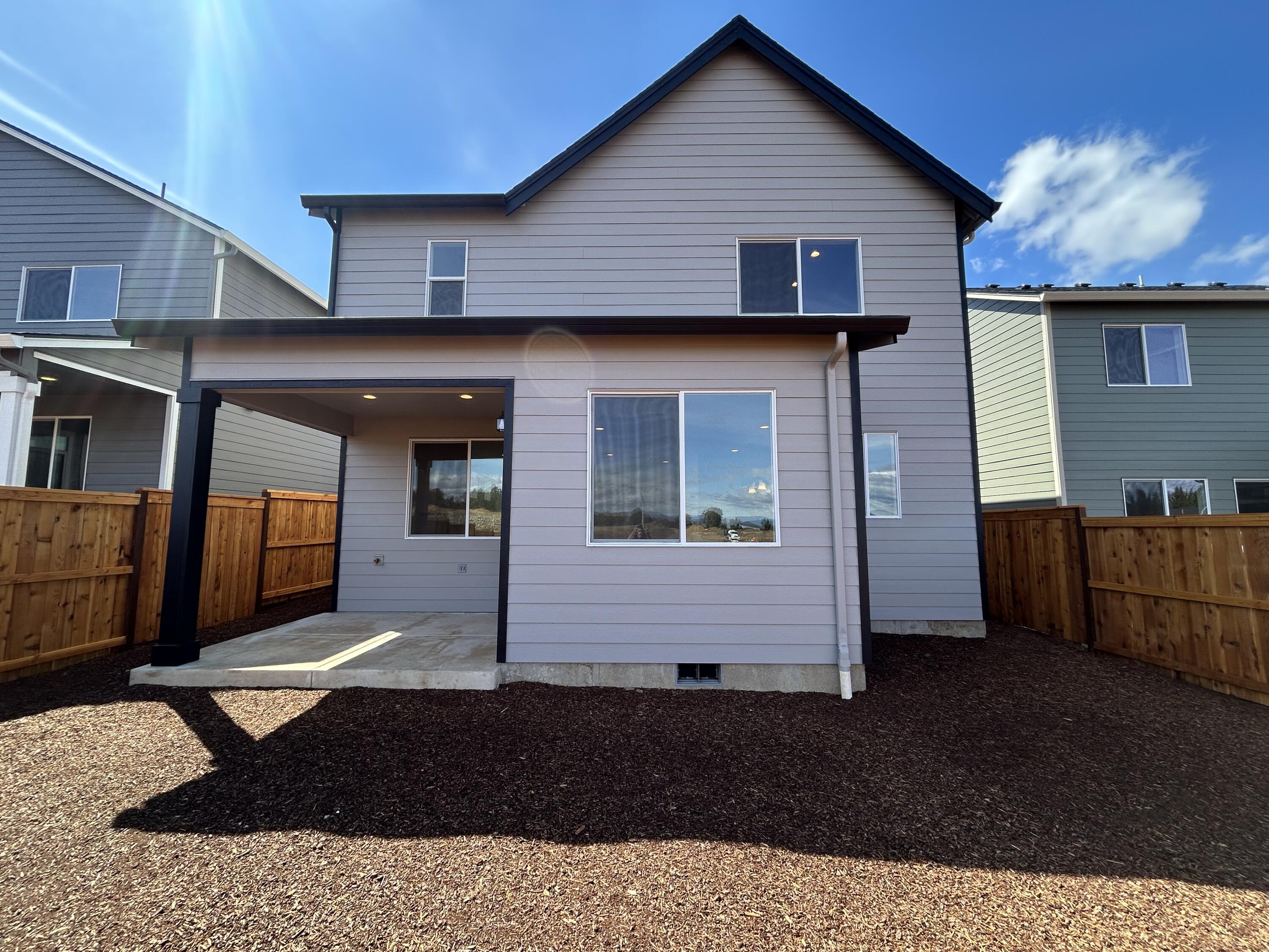 121 Valemont Drive, Unit 34 Eagle Point, OR 97524 - Photo 21 of 24