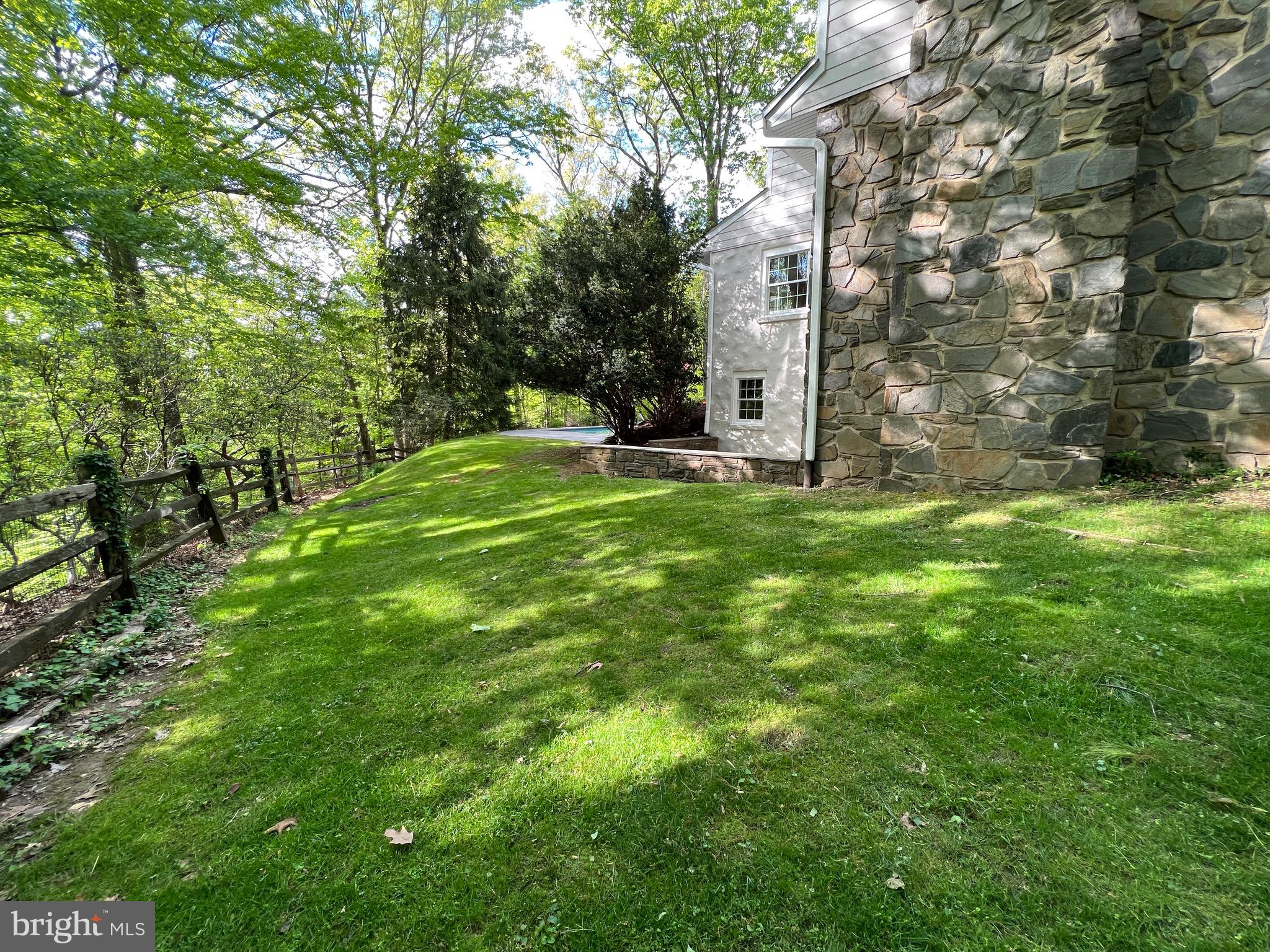 470 Bair Road Berwyn, PA 19312 - Photo 10 of 70 Side Yard