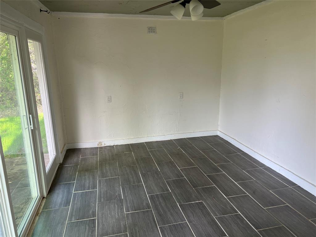 17313 West Beach Road Austin, TX 78734 - Photo 15 of 31 a view of a room