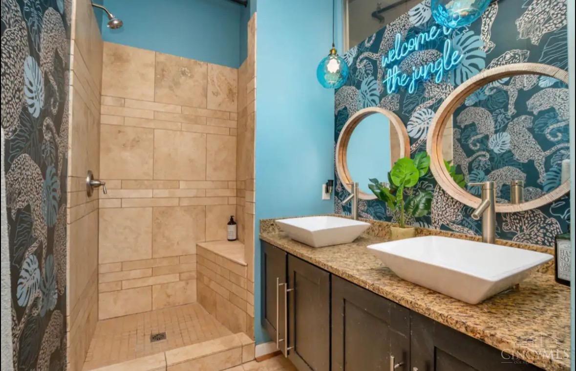 1417 Main Street, Unit 4 Cincinnati, OH 45202 - Photo 17 of 26