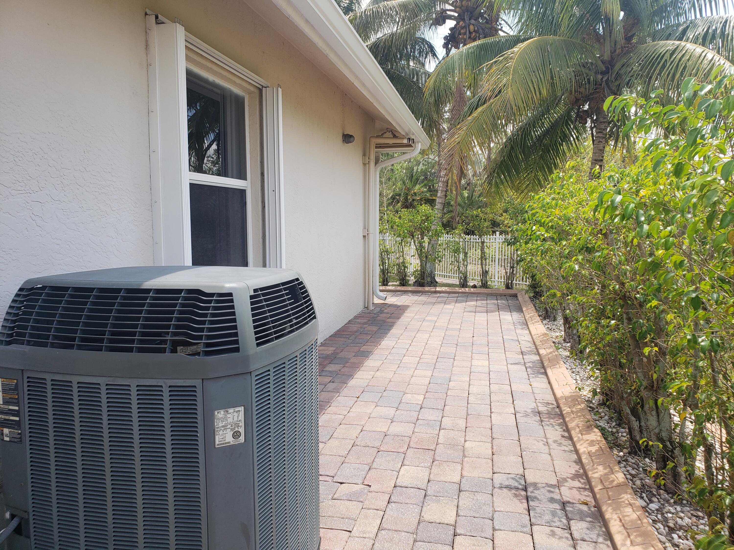 7260 Grapeview Boulevard Loxahatchee, FL 33470 - Photo 28 of 36 Walkway AC
