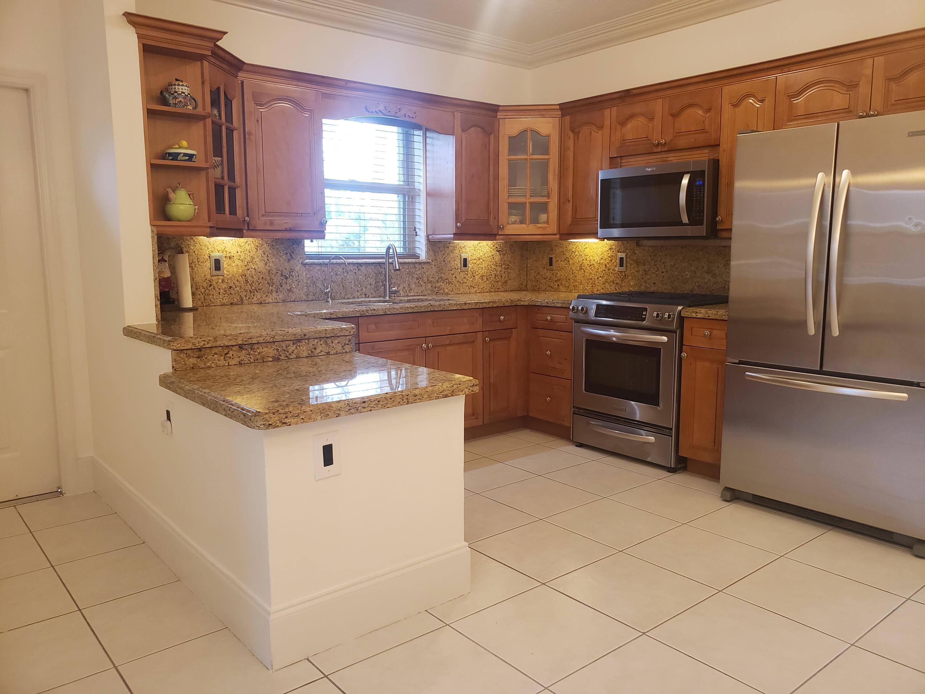 7260 Grapeview Boulevard Loxahatchee, FL 33470 - Photo 4 of 36 Kitchen