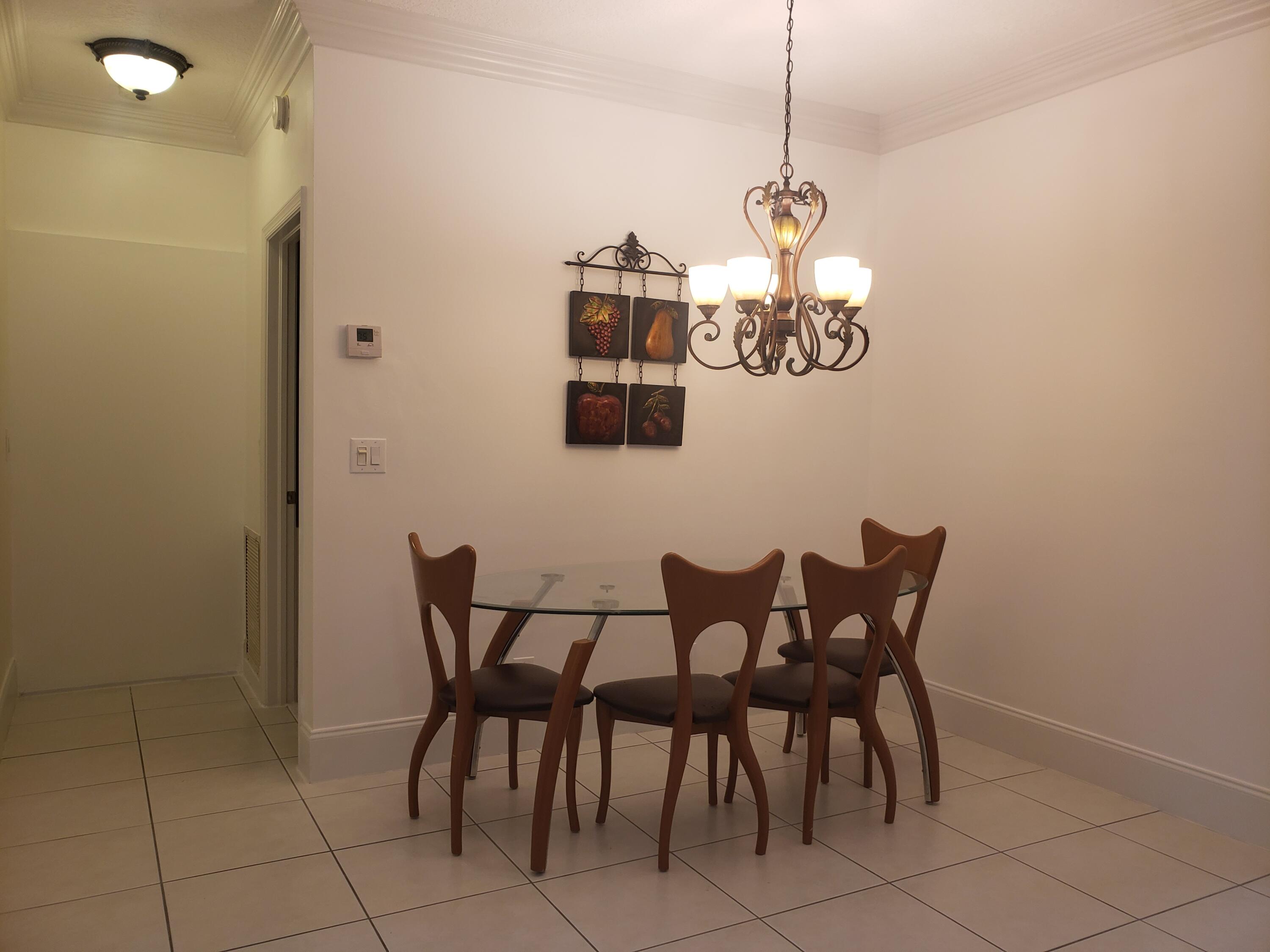 7260 Grapeview Boulevard Loxahatchee, FL 33470 - Photo 6 of 36 Dining