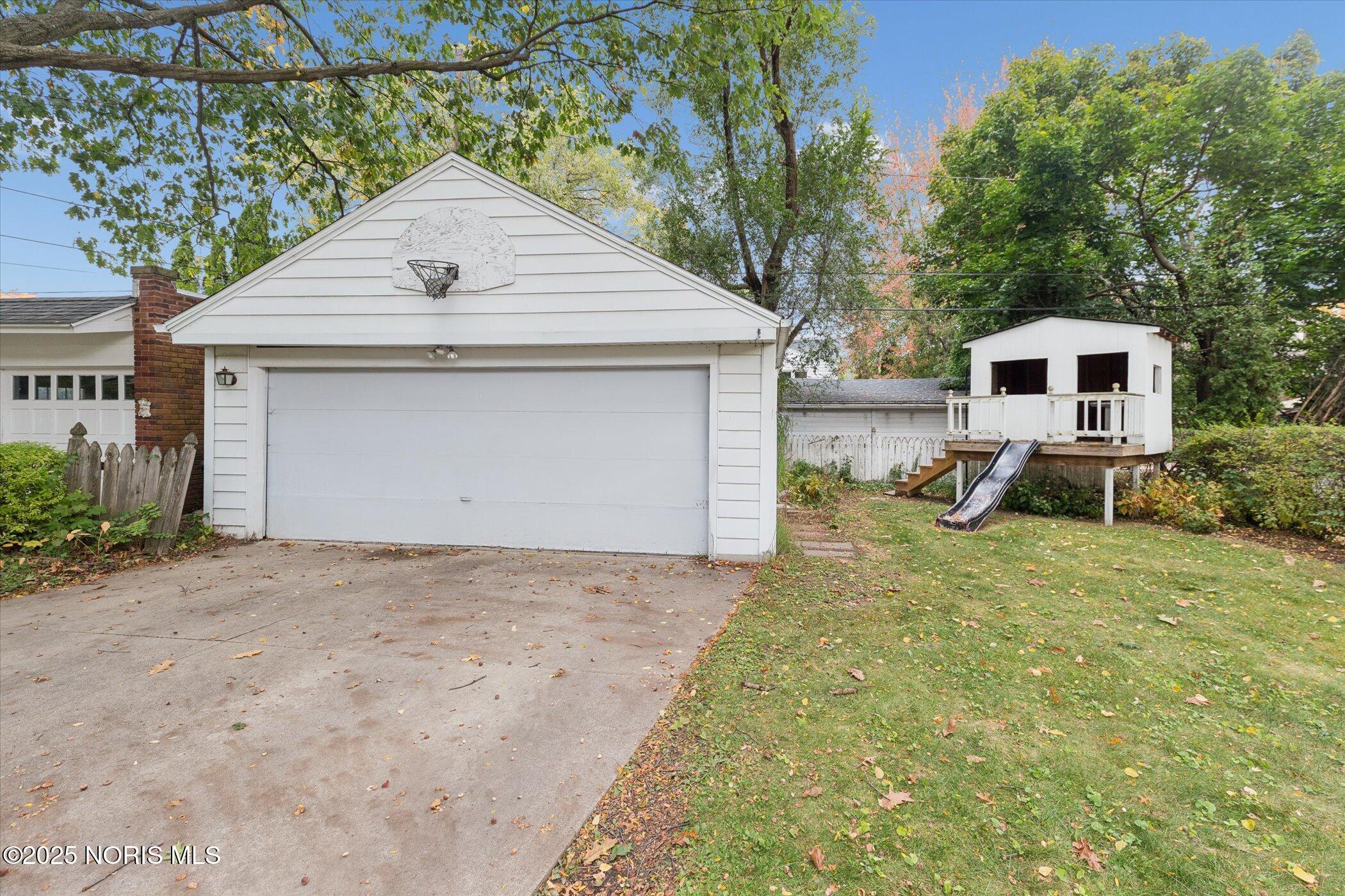 3324 Pelham Road Toledo, OH 43606 - Photo 59 of 59 62-3324-Pelham-Rd-WindowStill-Photograph