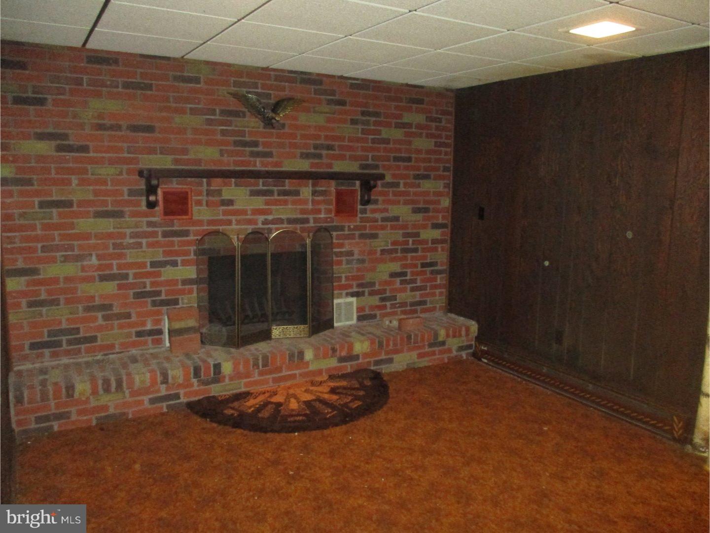 1210 Center Street Hazleton, PA 18202 - Photo 12 of 14 Family Room