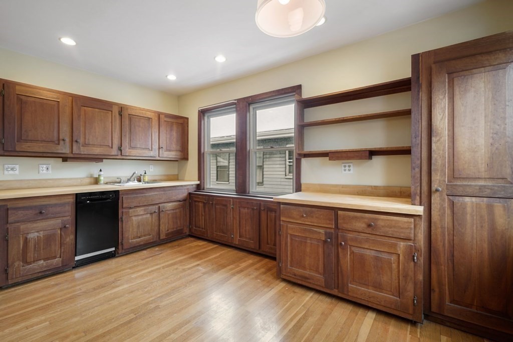 34 Roseway Street Boston, MA 02130 - Photo 21 of 40