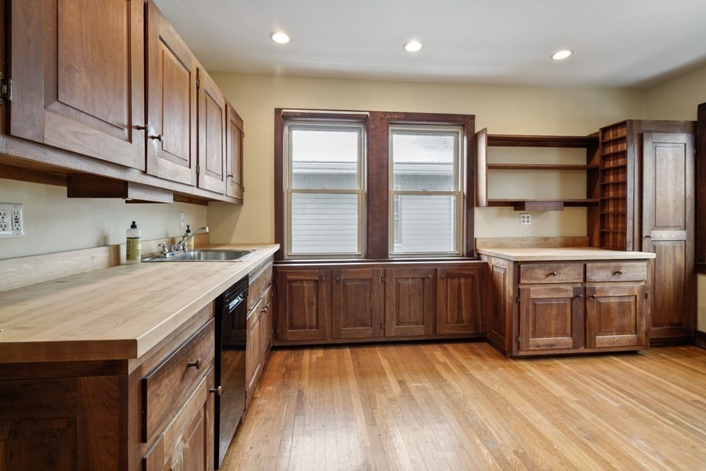 34 Roseway Street Boston, MA 02130 - Photo 22 of 40