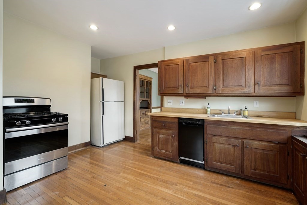 34 Roseway Street Boston, MA 02130 - Photo 25 of 40