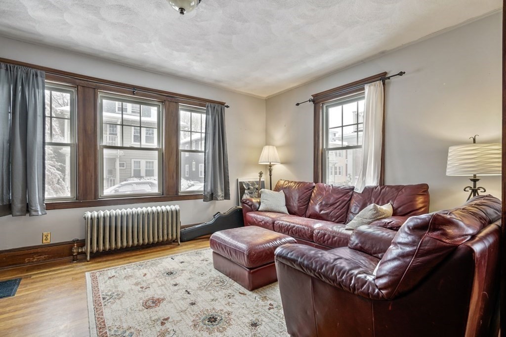 34 Roseway Street Boston, MA 02130 - Photo 4 of 40
