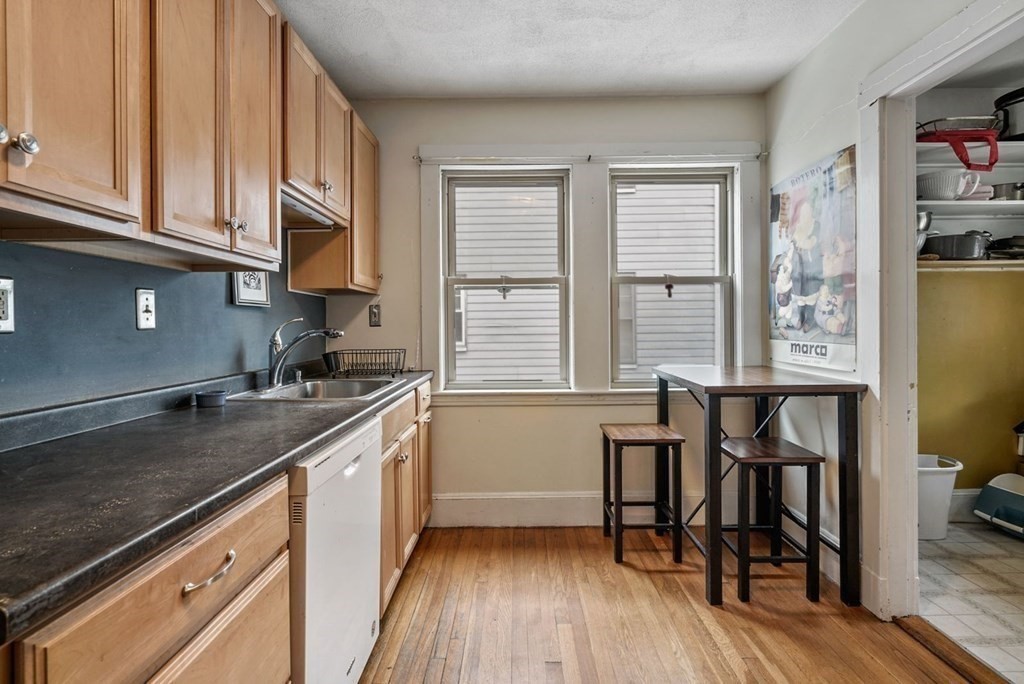 34 Roseway Street Boston, MA 02130 - Photo 8 of 40