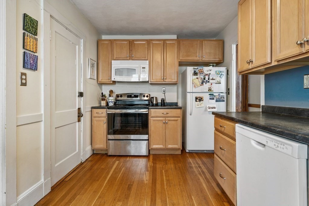 34 Roseway Street Boston, MA 02130 - Photo 9 of 40