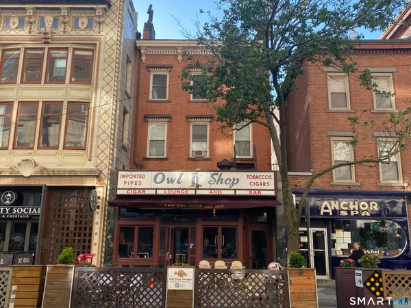 $2,000 | 270 College Street, Unit 3, New Haven, CT 06510