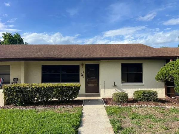 $176,900 | 12449 Orangewood Circle, Unit 17, Tavares, FL 32778