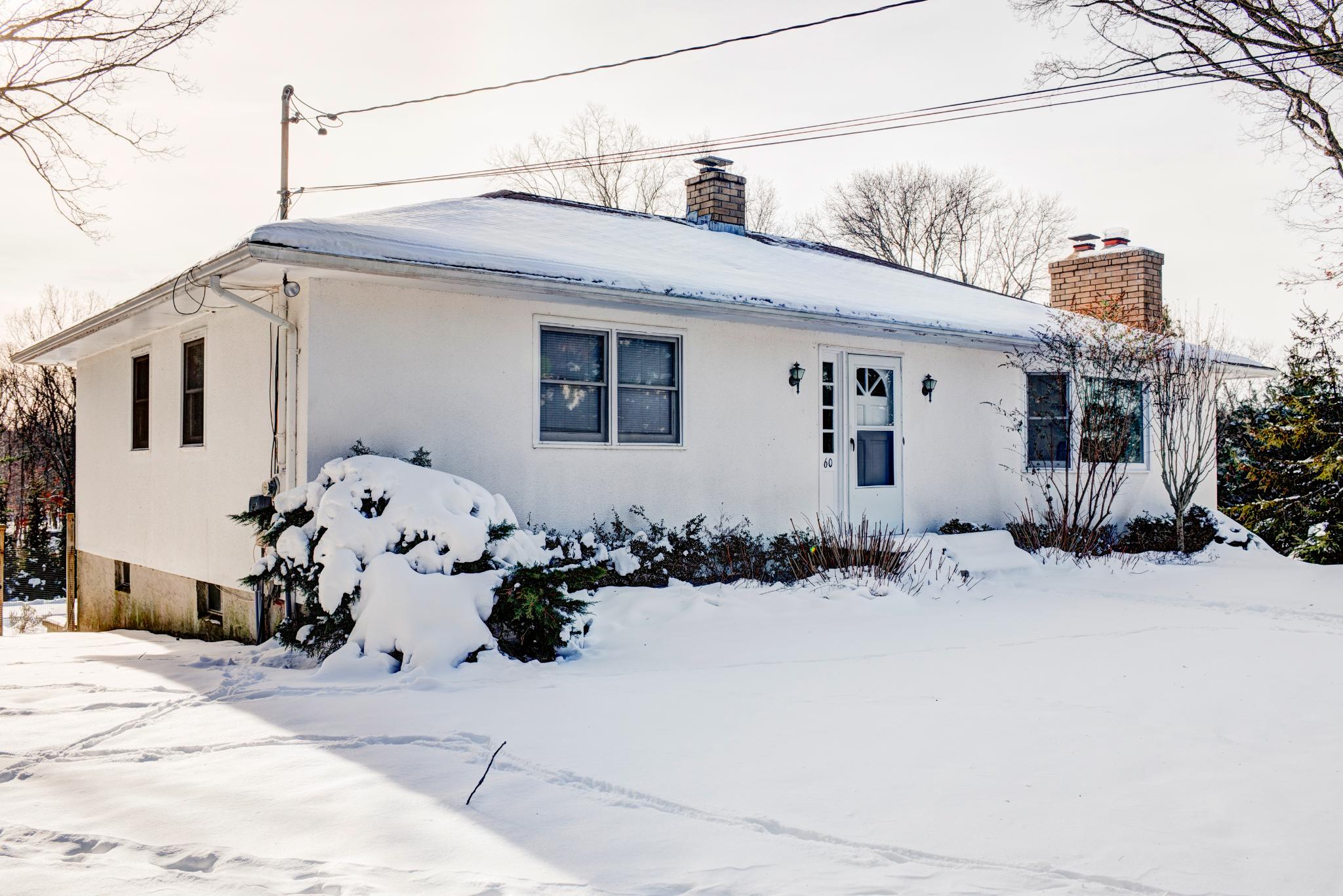 60 Bluff Point Road Sag Harbor, NY 11963 - Photo 2 of 10 Gallery Image 2