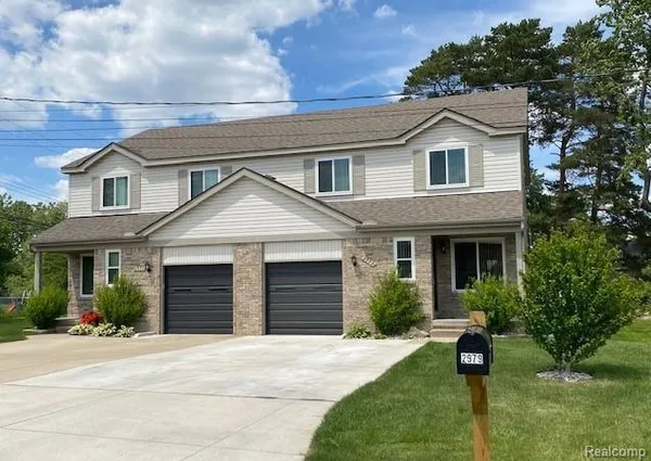 $2,200 | 2979 Lovington Drive, Troy, MI 48083