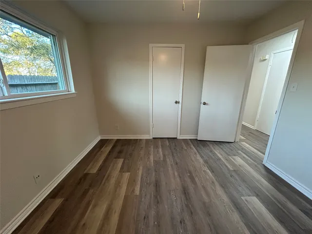 $387,000 | 2406 Lynn Drive, Pearland, TX 77581