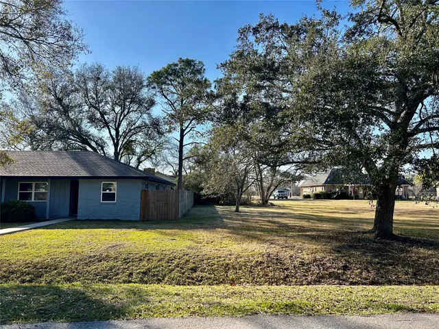 $387,000 | 2406 Lynn Drive, Pearland, TX 77581