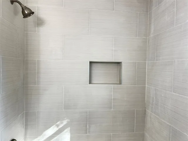 $387,000 | 2406 Lynn Drive, Pearland, TX 77581