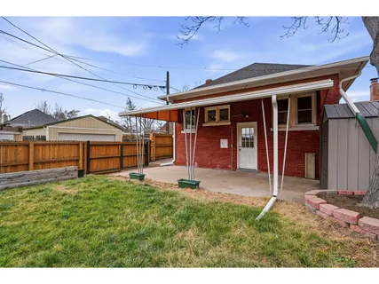 a picture of a bench in front of door