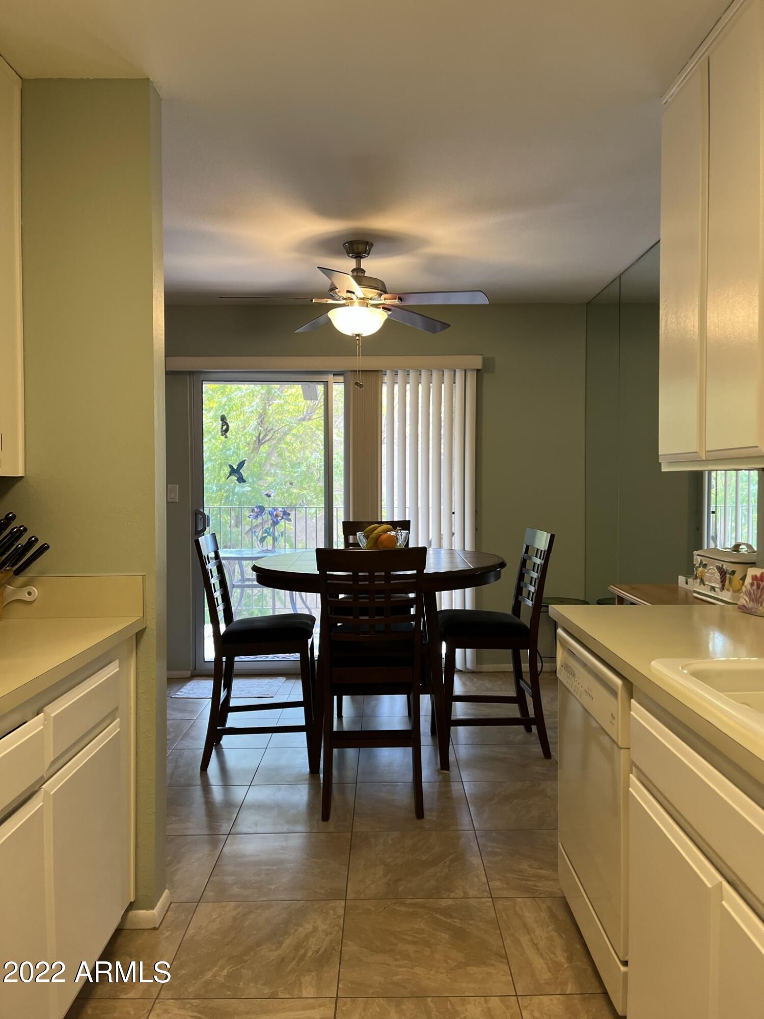 5525 East Thomas Road, Unit A11 Phoenix, AZ 85018 - Photo 10 of 22 Kitchen-Dining
